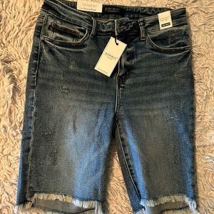 Judy blue Bermuda shorts! Size med. new with tags!